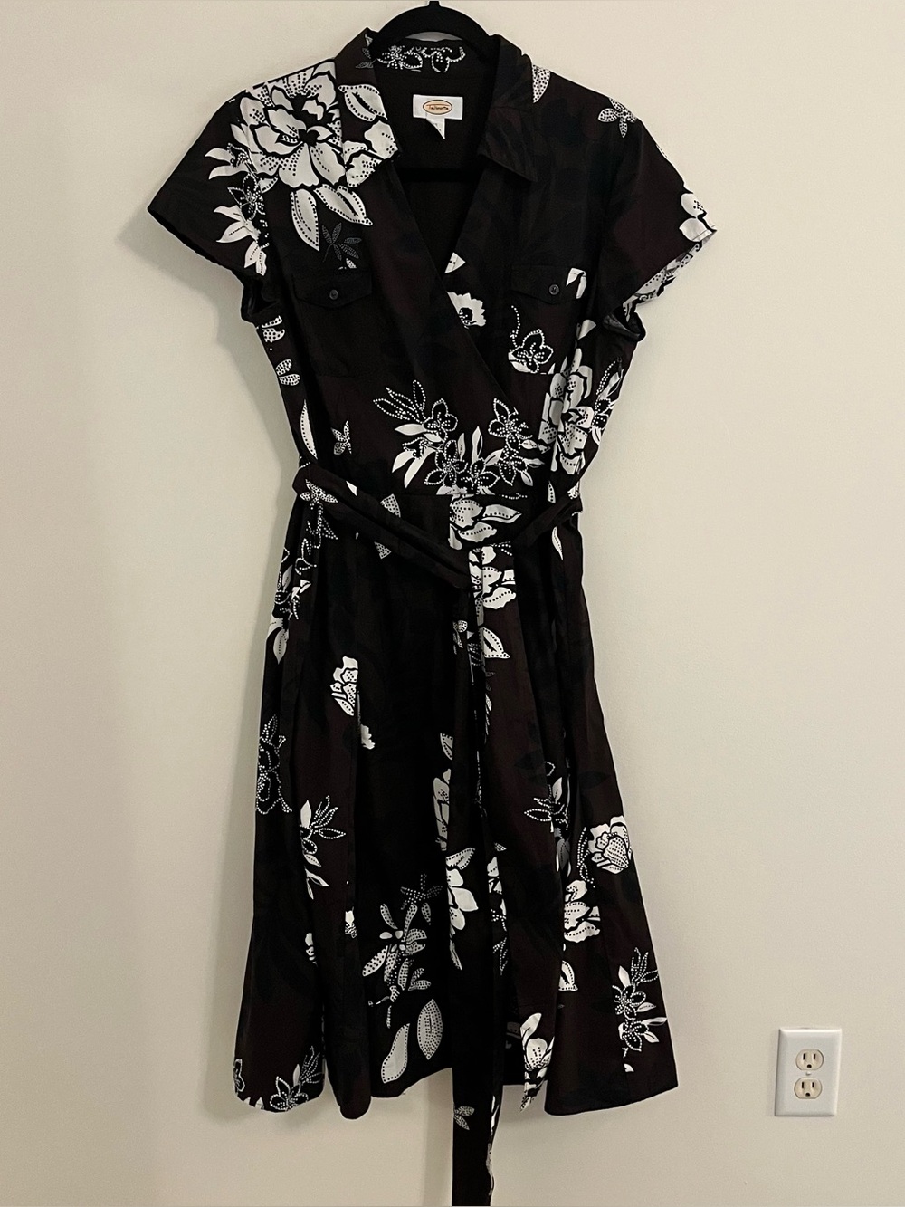 Talbots brown and black floral midi dress wrap top cap sleeve 12
